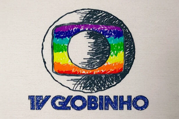 Arte da TV Globinho com símbolo colorido e nome do programa, usada para ilustrar o retorno especial à Globo.