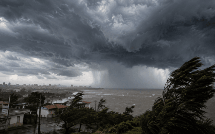 Ciclone extratropical no Brasil representado por grande sistema de nuvens sobre a Região Sul.