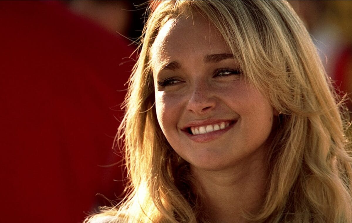 Hayden Panettiere aparece sorrindo em retrato divulgado pela Netflix