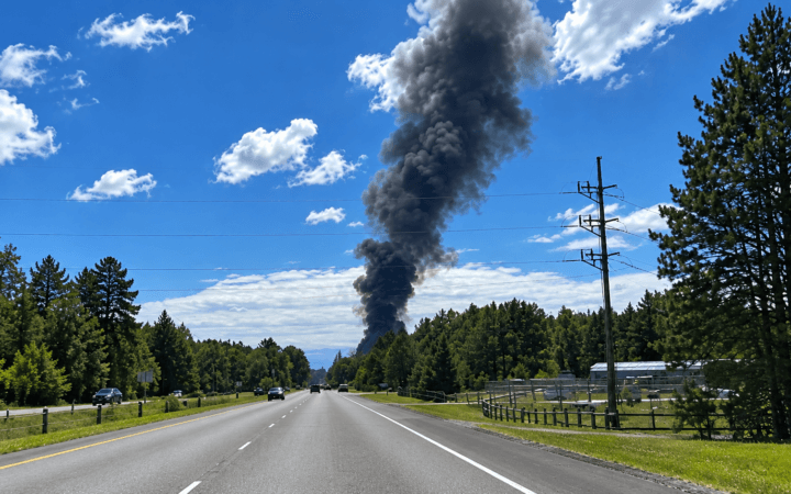 F-16 cai em Michigan; piloto se ejeta durante treinamento
