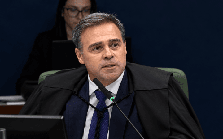 Mendonça rejeita ação contra reajuste do Bolsa Família