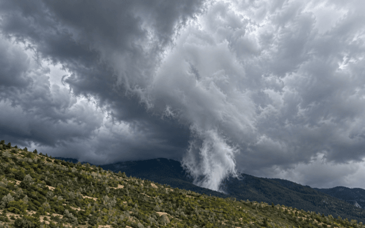 Tornado nas montanhas de Utah é confirmado perto de Farmington
