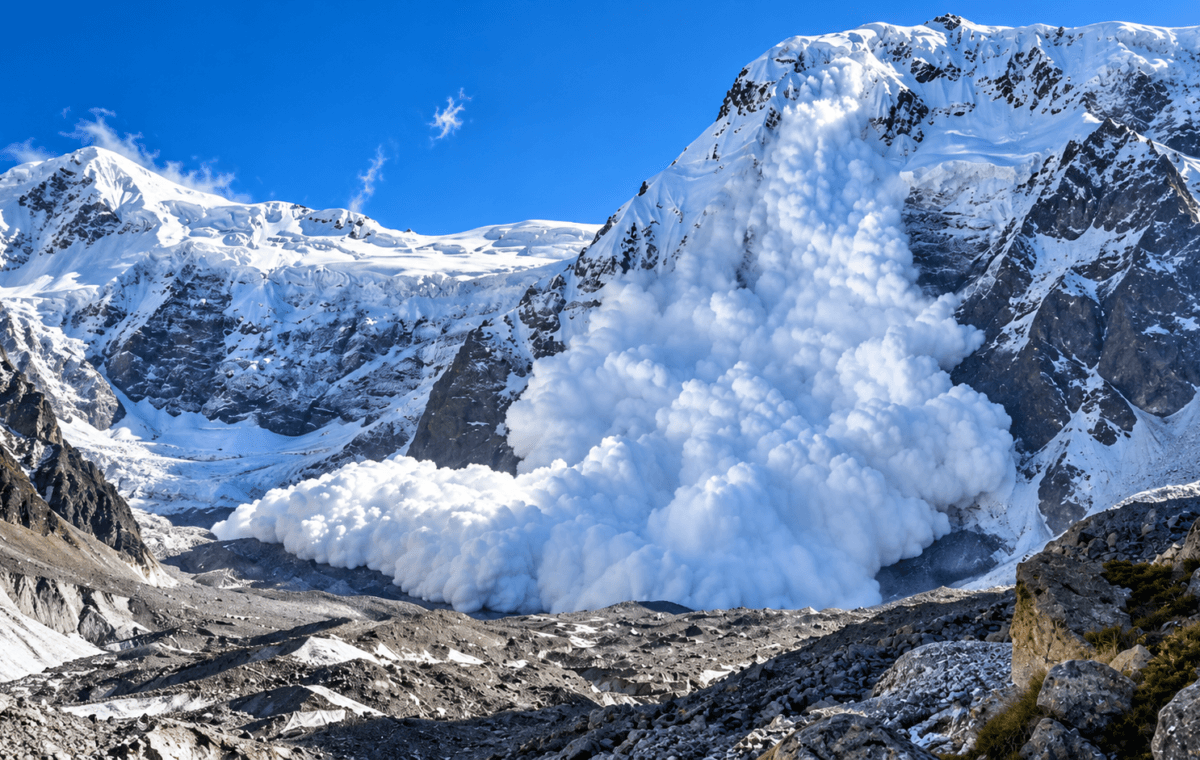 Avalanche no Monte Mizhirgi mata 11 alpinistas na Rússia