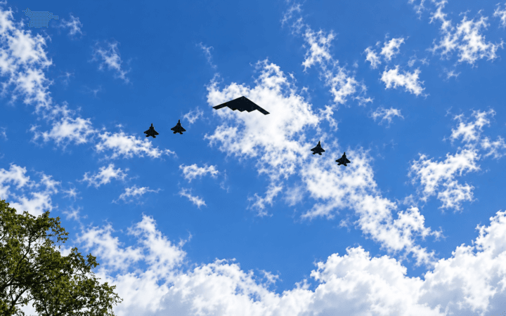 B-2 sobrevoa Casa Branca durante visita de Xi Jinping