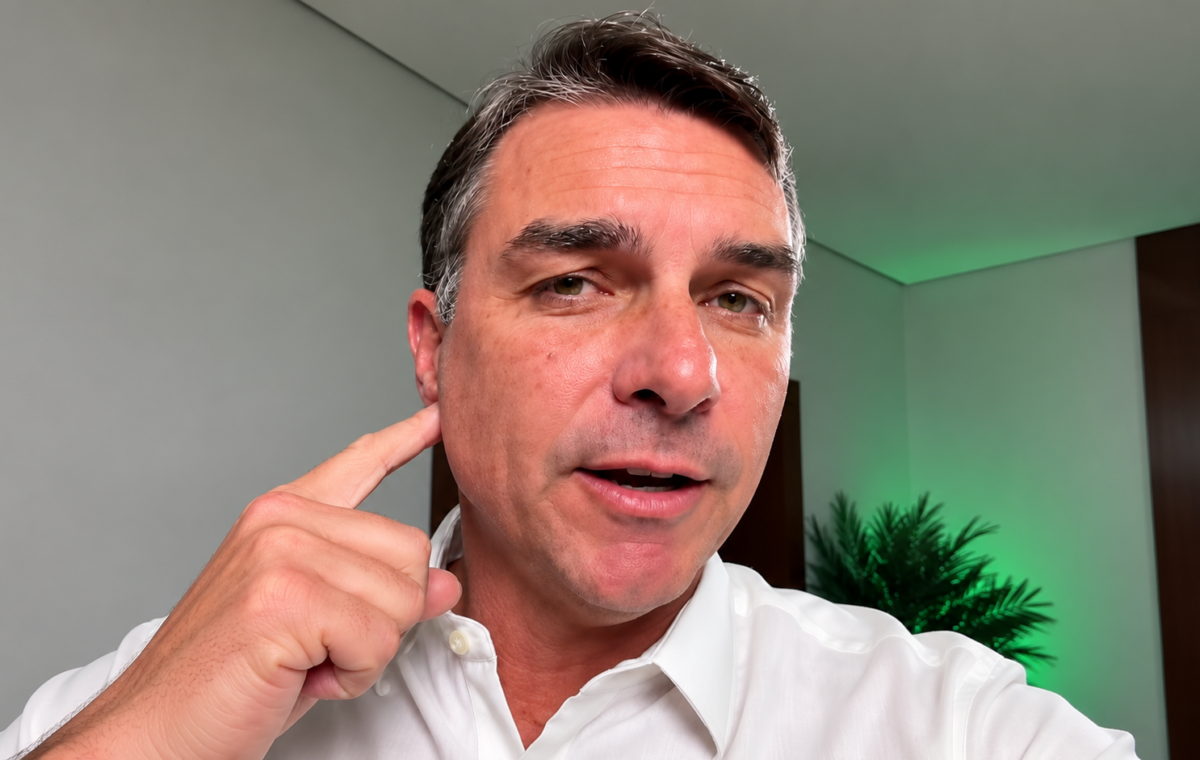 Propaganda de Flávio Bolsonaro fica sem áudio; TSE explica falha