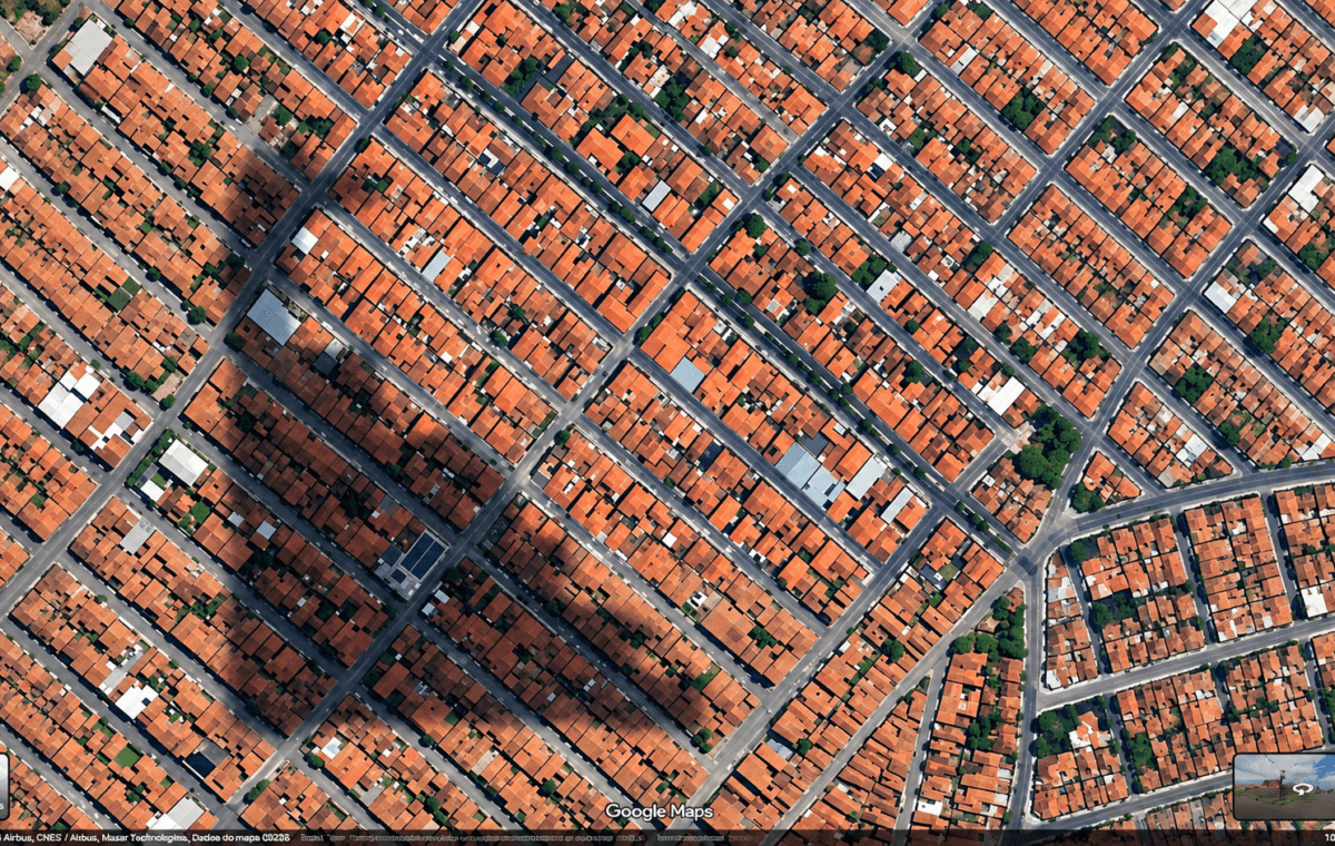 Imagem do Google Maps em Fortaleza lembra bombardeiro B-2